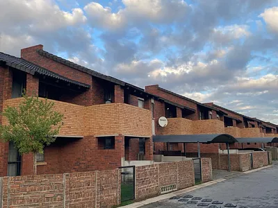 2 Bedroom Apartment To Rent in Johannesburg - HARI.webp