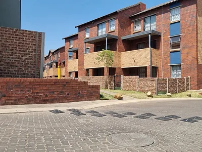 2 Bedroom Apartment To Rent in Johannesburg - Kr3S.webp