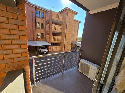 1 Bedroom Apartment To Rent in Pretoria - LeUf.webp