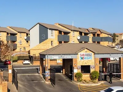 2 Bedroom Apartment To Rent in Midrand - f99y.webp