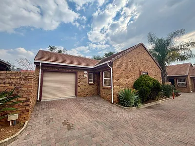 2 Bedroom Townhouse For Sale in Centurion - img
