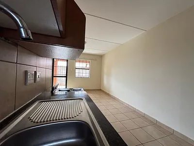 2 Bedroom Apartment To Rent in Akasia - h1Gj.webp