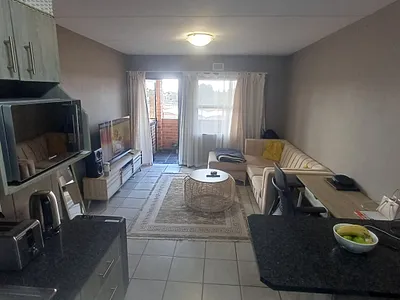 2 Bedroom Apartment For Sale in Centurion - img