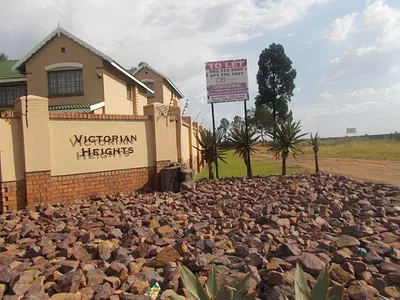 2 Bedroom Apartment For Sale in Witbank - ps4S.webp