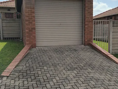 3 Bedroom Townhouse For Sale in Centurion - OLNK.webp