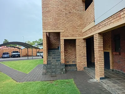 2 Bedroom Apartment For Sale in Pretoria - UlSl.webp