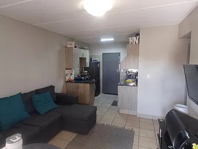 2 Bedroom Apartment For Sale in Pretoria - ZcO3.webp