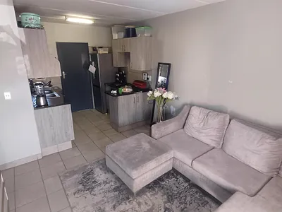2 Bedroom Apartment For Sale in Pretoria - dMk3.webp
