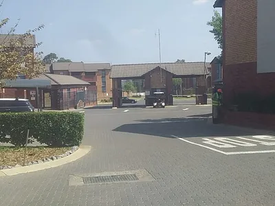 2 Bedroom Apartment For Sale in Johannesburg - GNXn.webp