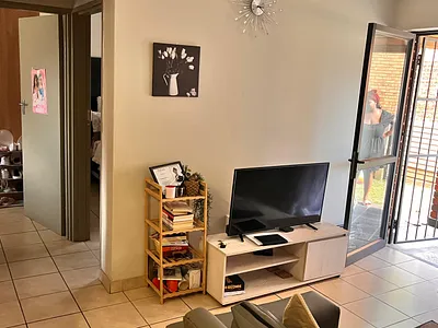 2 Bedroom Apartment For Sale in Johannesburg - ubve.webp