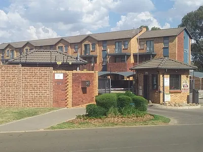 2 Bedroom Apartment For Sale in Johannesburg - UcMx.webp