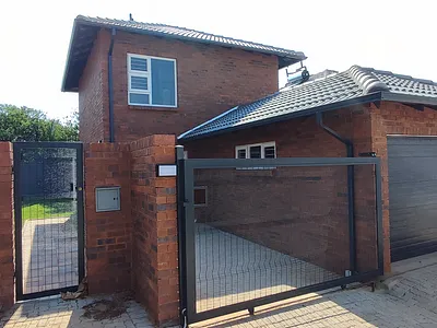 2 Bedroom Apartment To Rent in Krugersdorp - EE63.webp