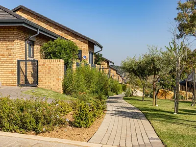 2 Bedroom Townhouse For Sale in Randburg - EzN2.webp