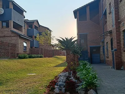 2 Bedroom Apartment For Sale in Midrand - gE3z.webp