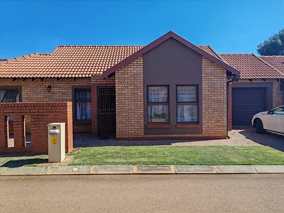 2 Bedroom House For Sale in Pretoria - UTPh.webp