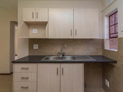 2 Bedroom Apartment For Sale in Midrand - img