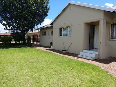 2 Bedroom Apartment To Rent in Germiston - R5bh.webp