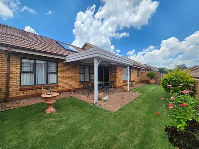 2 Bedroom Townhouse For Sale in Centurion - fjyA.webp