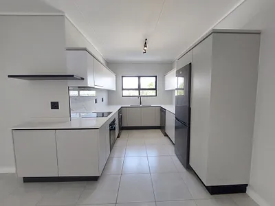 3 Bedroom Apartment To Rent in Midrand - 5A7z.webp