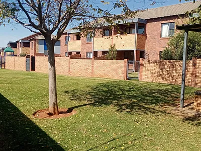 2 Bedroom Apartment To Rent in Pretoria - kMZf.webp
