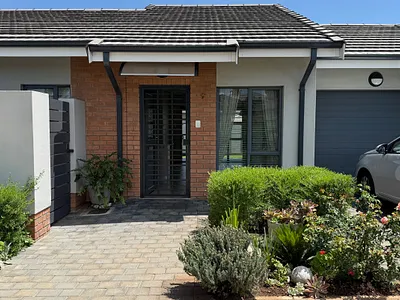 2 Bedroom Townhouse To Rent in Pretoria - oL2V.webp