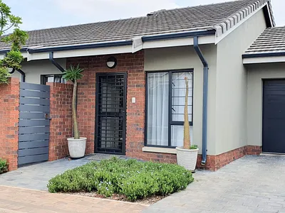 2 Bedroom House For Sale in Pretoria - 8wON.webp