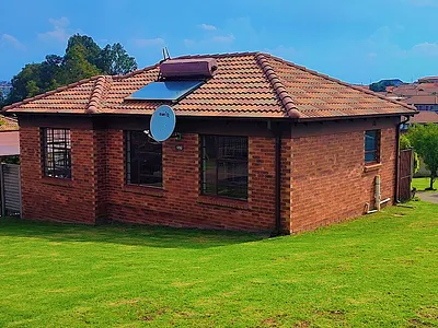 3 Bedroom House To Rent in Centurion - a7eW.webp