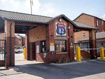 1 Bedroom Apartment To Rent in Johannesburg - RCA4.webp