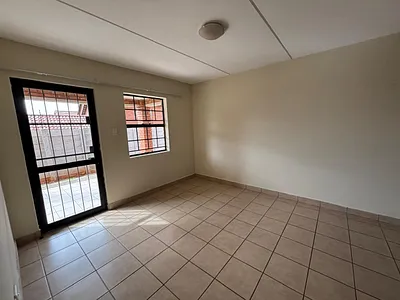 2 Bedroom Apartment For Sale in Akasia - tSot.webp