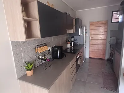 2 Bedroom Apartment For Sale in Centurion - h6H1.webp