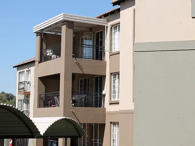 2 Bedroom Apartment To Rent in Johannesburg - ObbN.webp