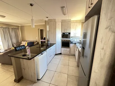 2 Bedroom Apartment For Sale in Centurion - img