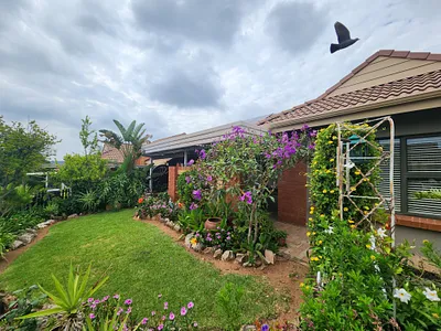 2 Bedroom Townhouse For Sale in Randburg - img