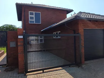 2 Bedroom Apartment To Rent in Krugersdorp - img