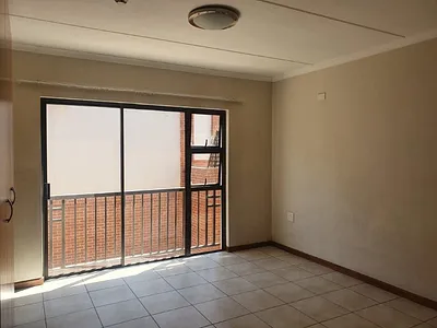 0.5 Bedroom Apartment For Sale in Sandton - img