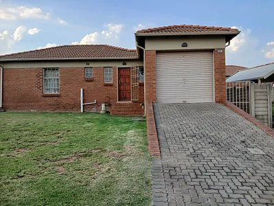 3 Bedroom House To Rent in Centurion - qsLt.webp