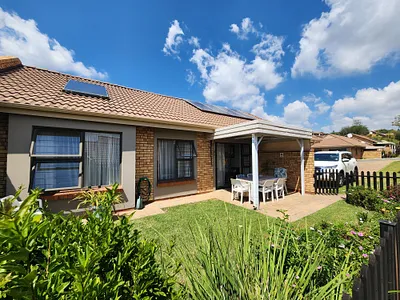 2 Bedroom Townhouse For Sale in Randburg - img