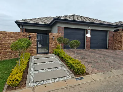 3 Bedroom Townhouse To Rent in Randburg - sueV.webp