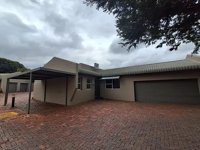 3 Bedroom Townhouse To Rent in Centurion - eoP9.webp