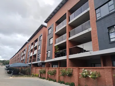 2 Bedroom Apartment To Rent in Bedfordview - 1VnS.webp