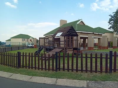 2 Bedroom Apartment For Sale in Kempton Park - a7Pf.webp