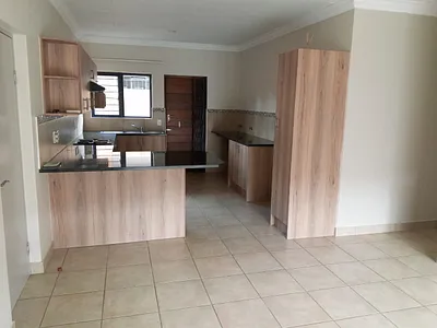 3 Bedroom Townhouse To Rent in Pretoria - hxS4.webp