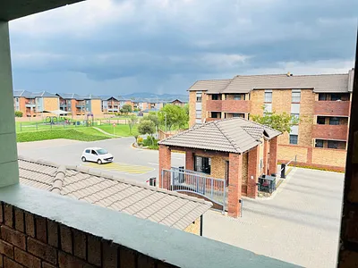 2 Bedroom Apartment For Sale in Johannesburg - GwP5.webp