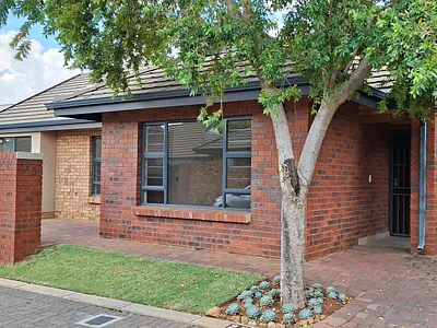 2 Bedroom House To Rent in Pretoria - dHjG.webp