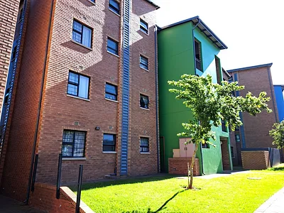 2 Bedroom Apartment To Rent in Pretoria - 6AwU.webp