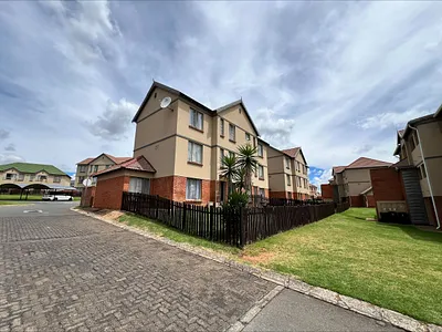 2 Bedroom Apartment To Rent in Kempton Park - dUhC.webp