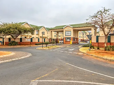 2 Bedroom Apartment To Rent in Kempton Park - G7kz.webp