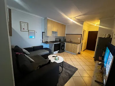 0.5 Bedroom Apartment To Rent in Akasia - img