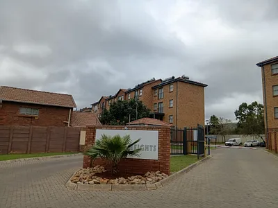 2 Bedroom Apartment To Rent in Akasia - C4hJ.webp