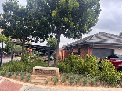 2 Bedroom Townhouse For Sale in Randburg - Iqa3.webp